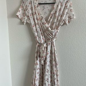 Floral, midi dress PERFECT for spring 💐